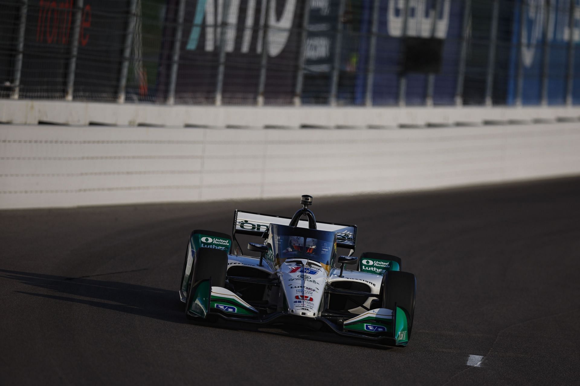 Graham Rahal drives his No. 15 Honda on day one of the Bommarito Automotive Group 500 race weekend - Source: Getty